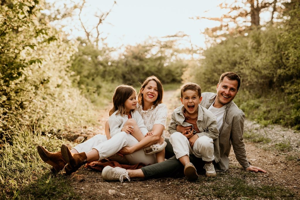 Séance photo en famille au coucher du soleil en Alsace