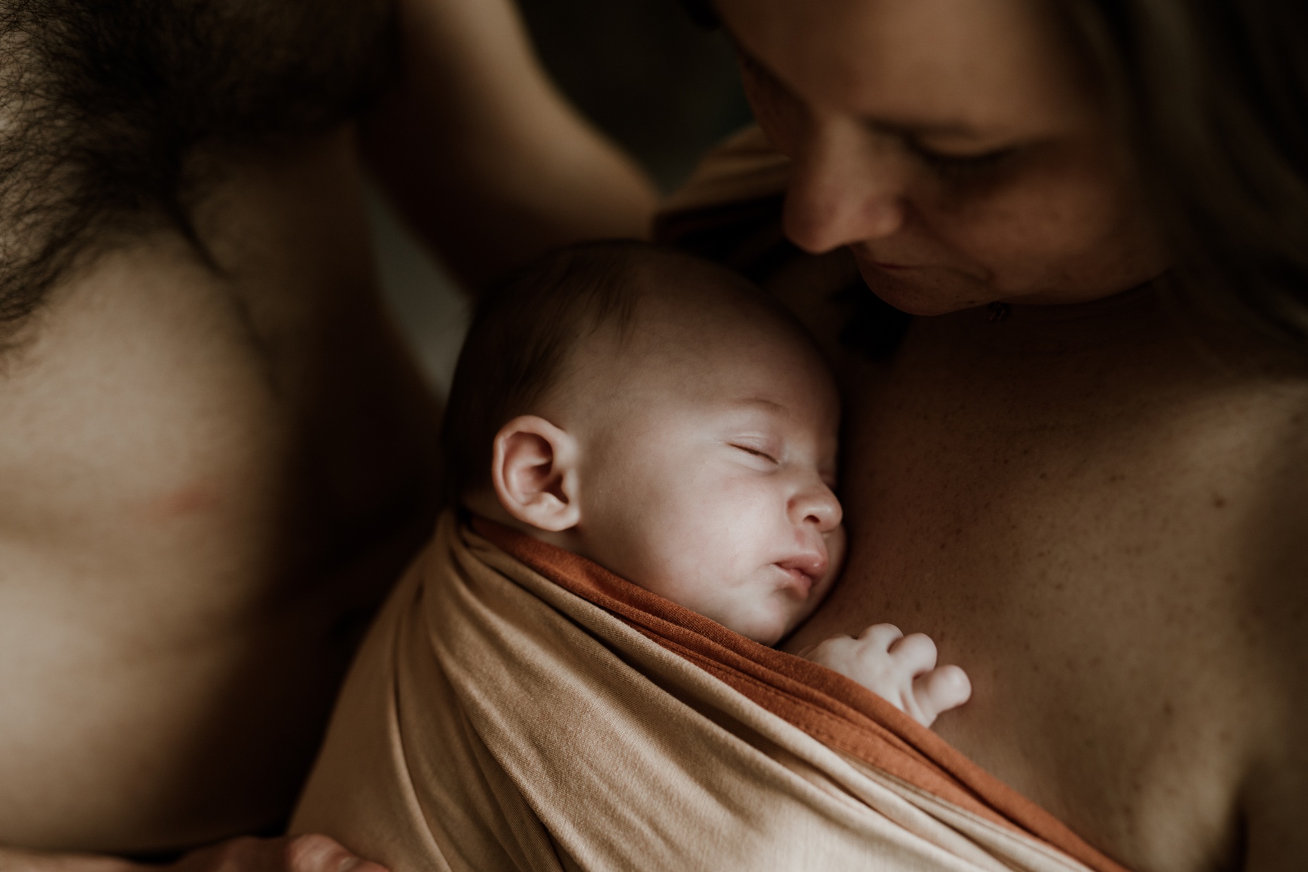 Photographe peau à peau bébé maman Alsace Strasbourg